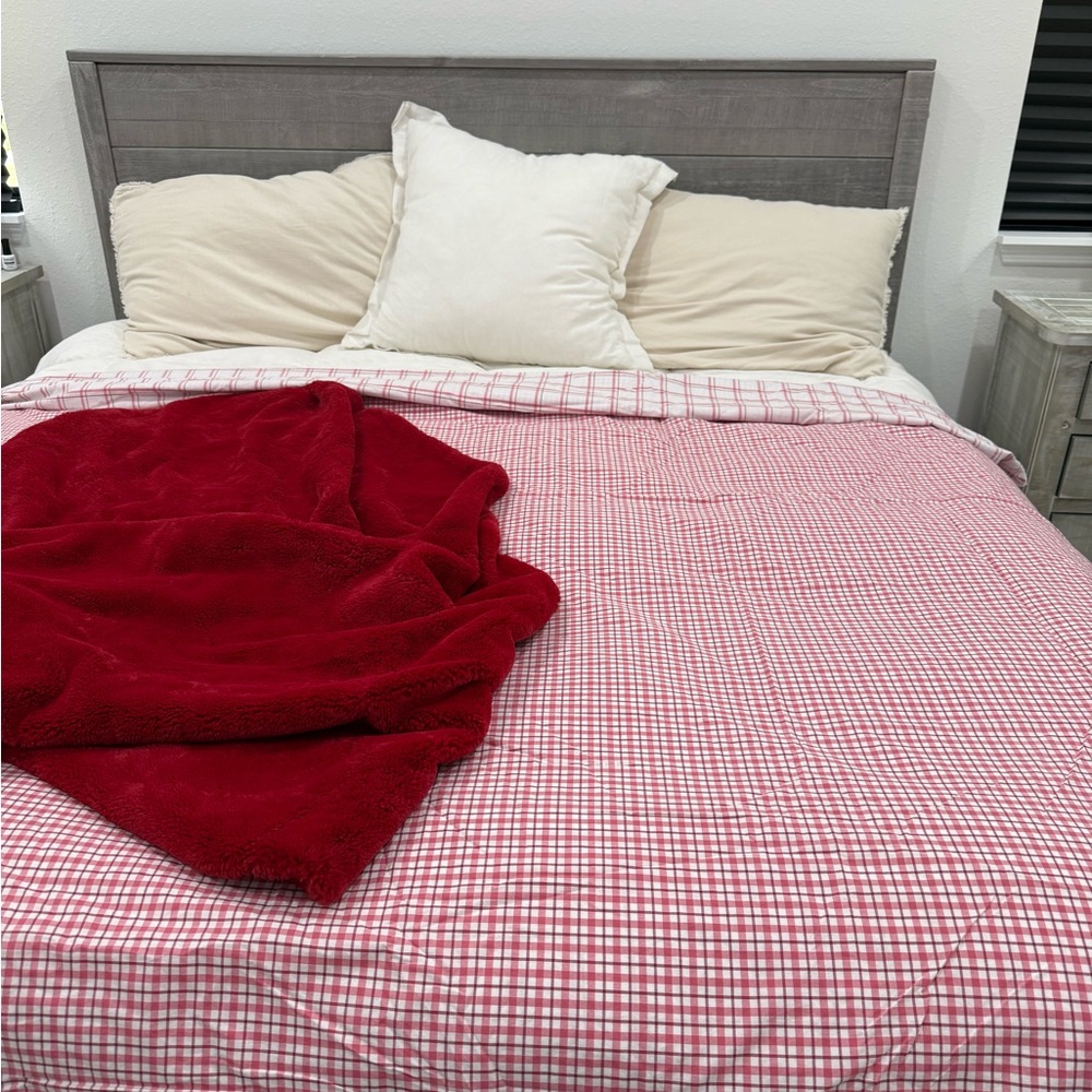 Pottery Barn Red and White Plaid Duvet Cover